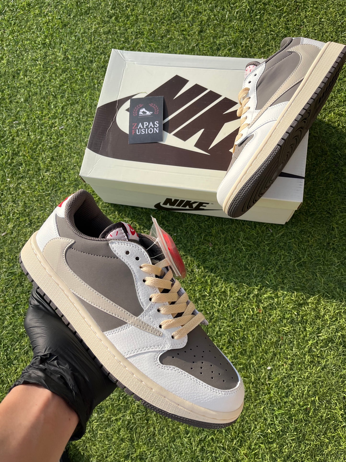 Jordan 1 Low Travis Scott