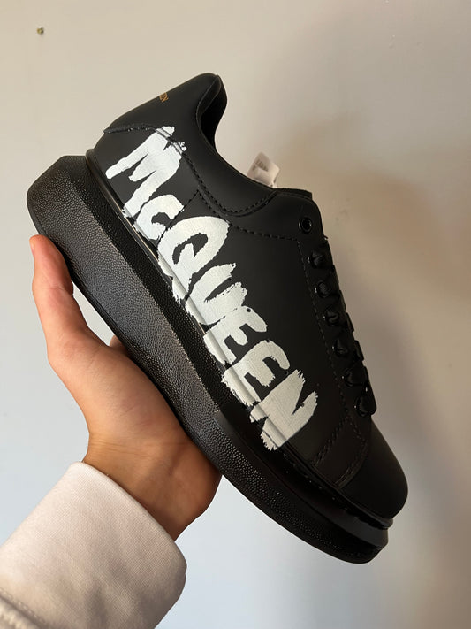 Alexander McQueen Graffiti Negras