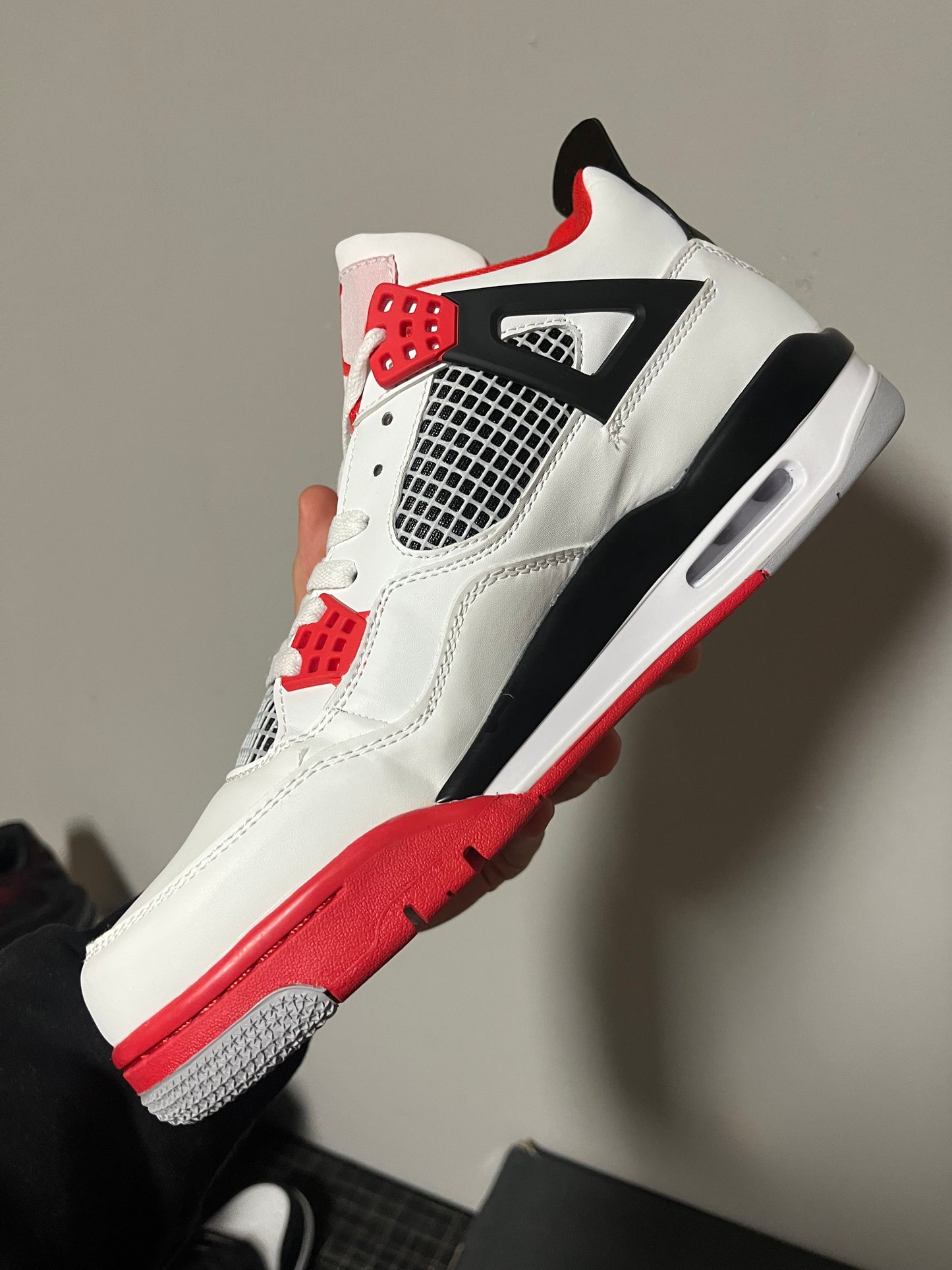 Jordan 4 Fire Red
