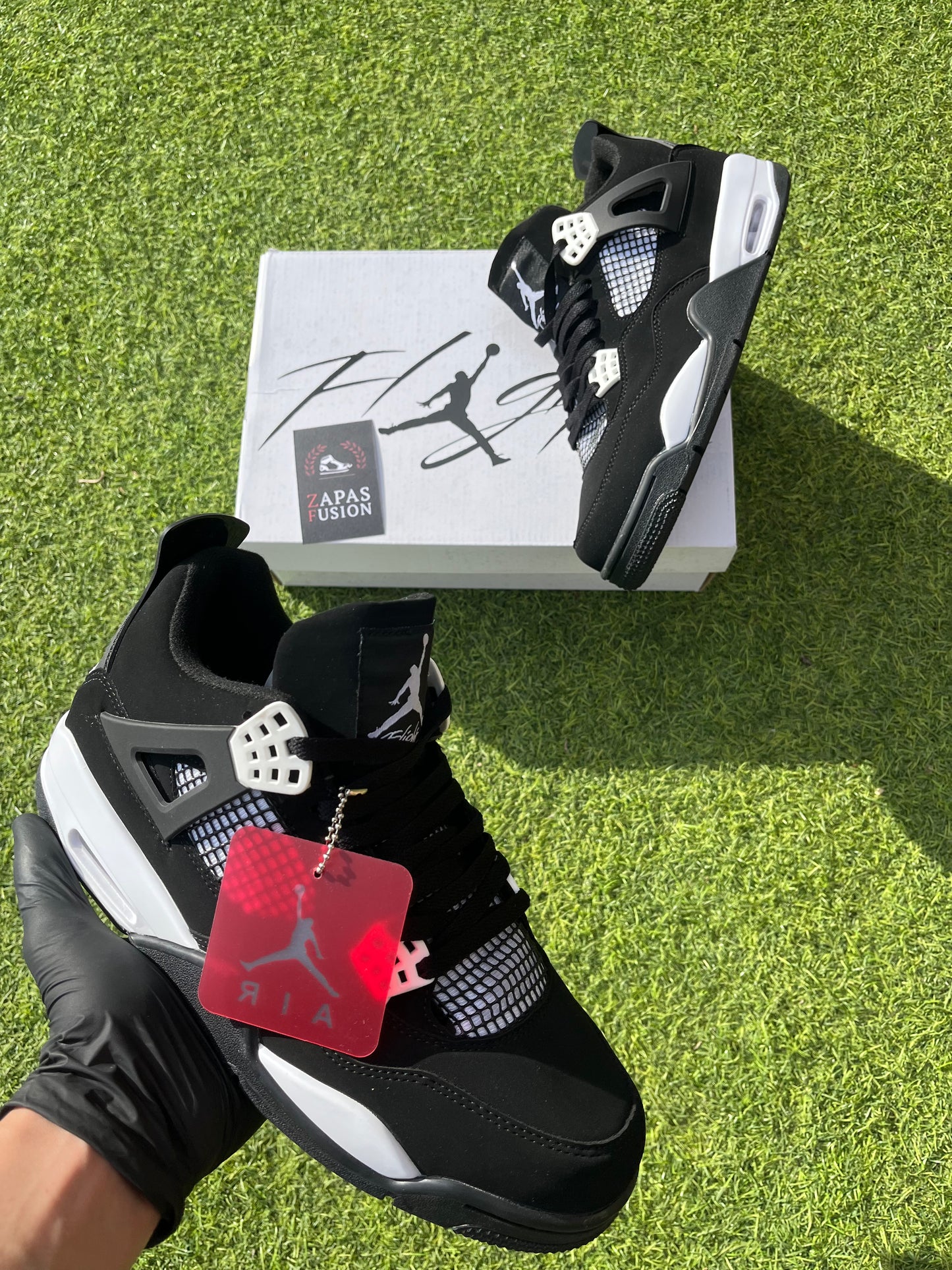 Jordan 4 White Thunder