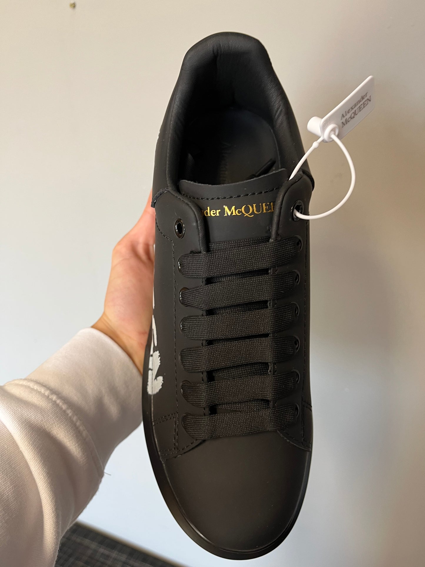 Alexander McQueen Graffiti Negras