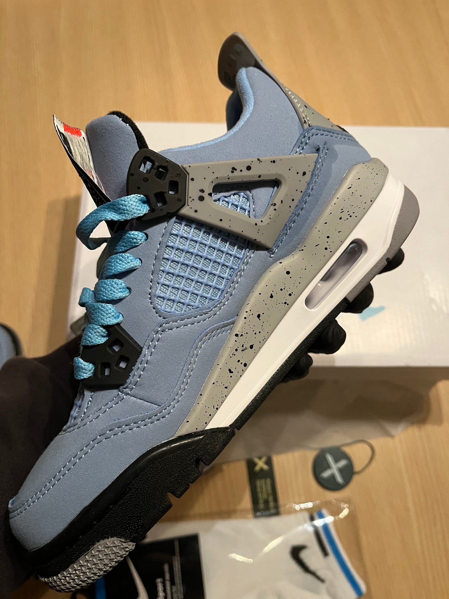 Jordan 4 University Blue