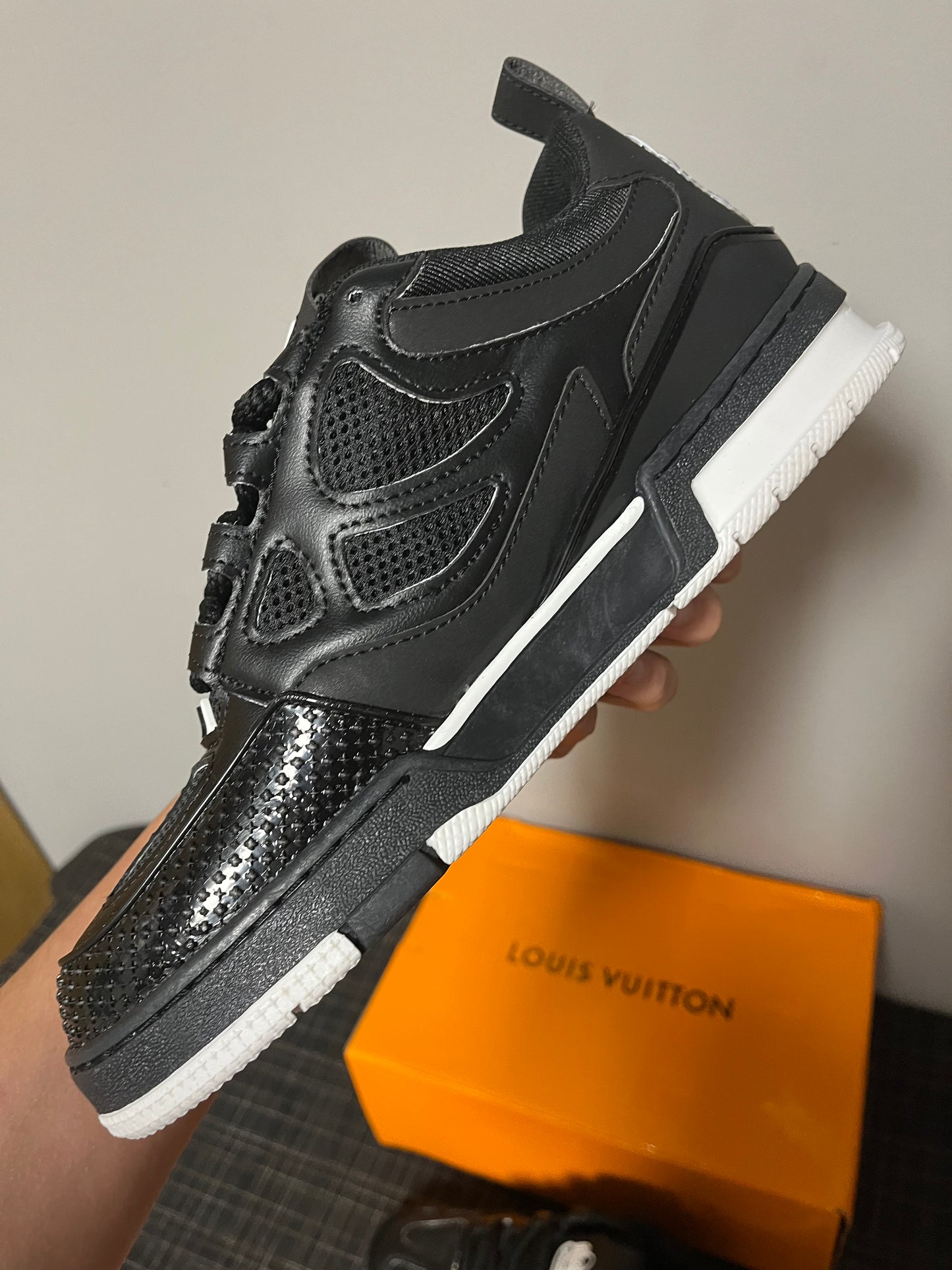 LV Skate Negras
