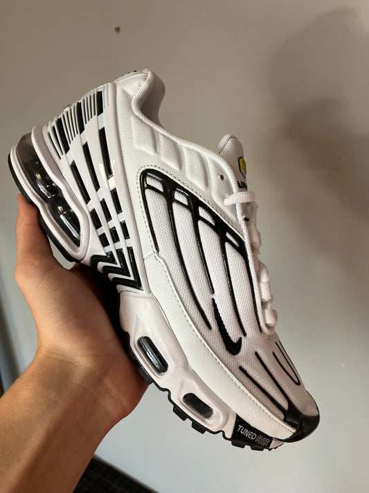 Nike TN Plus Blanco y Negro
