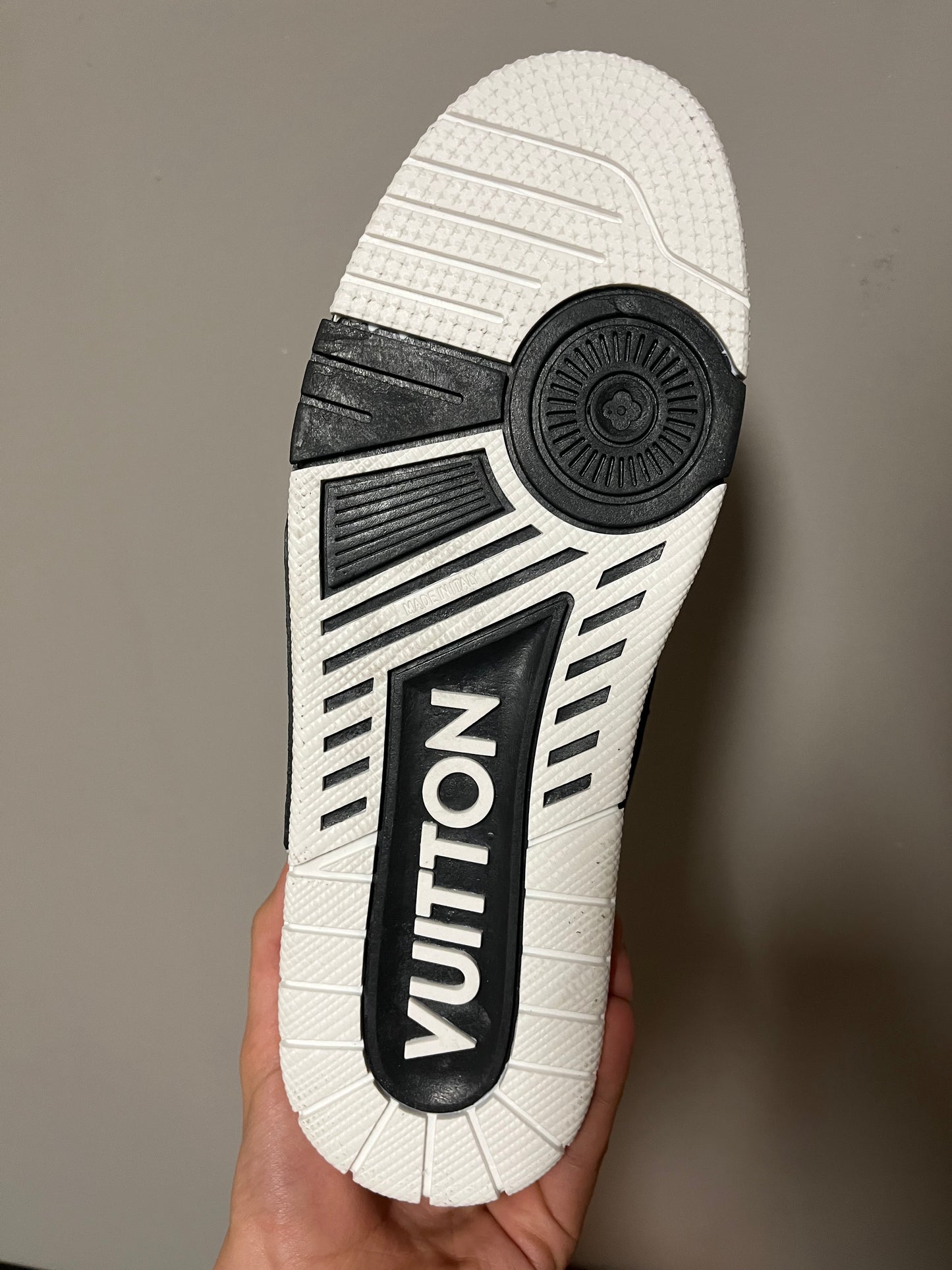 LV Skate Negras