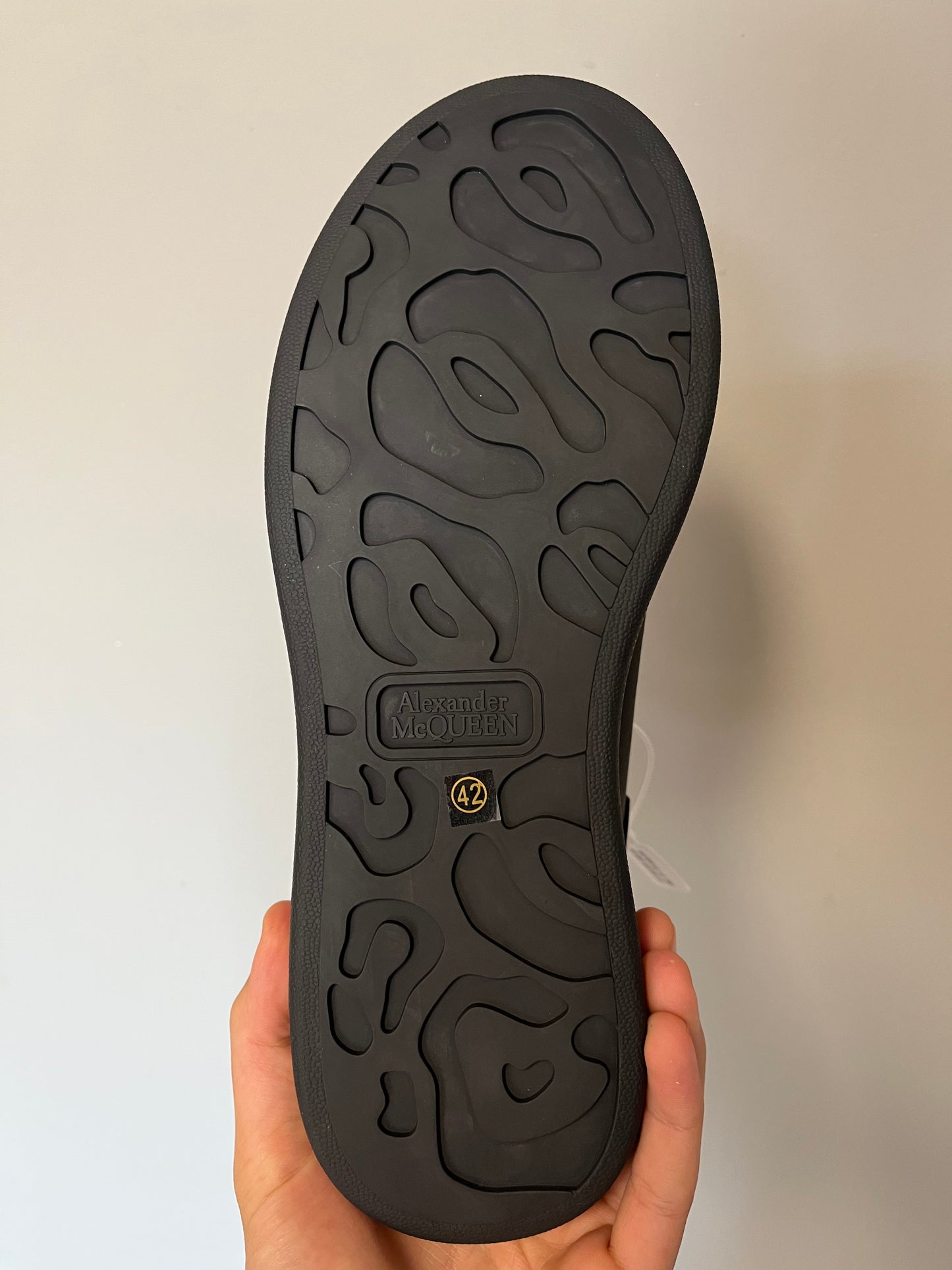Alexander McQueen Graffiti Negras