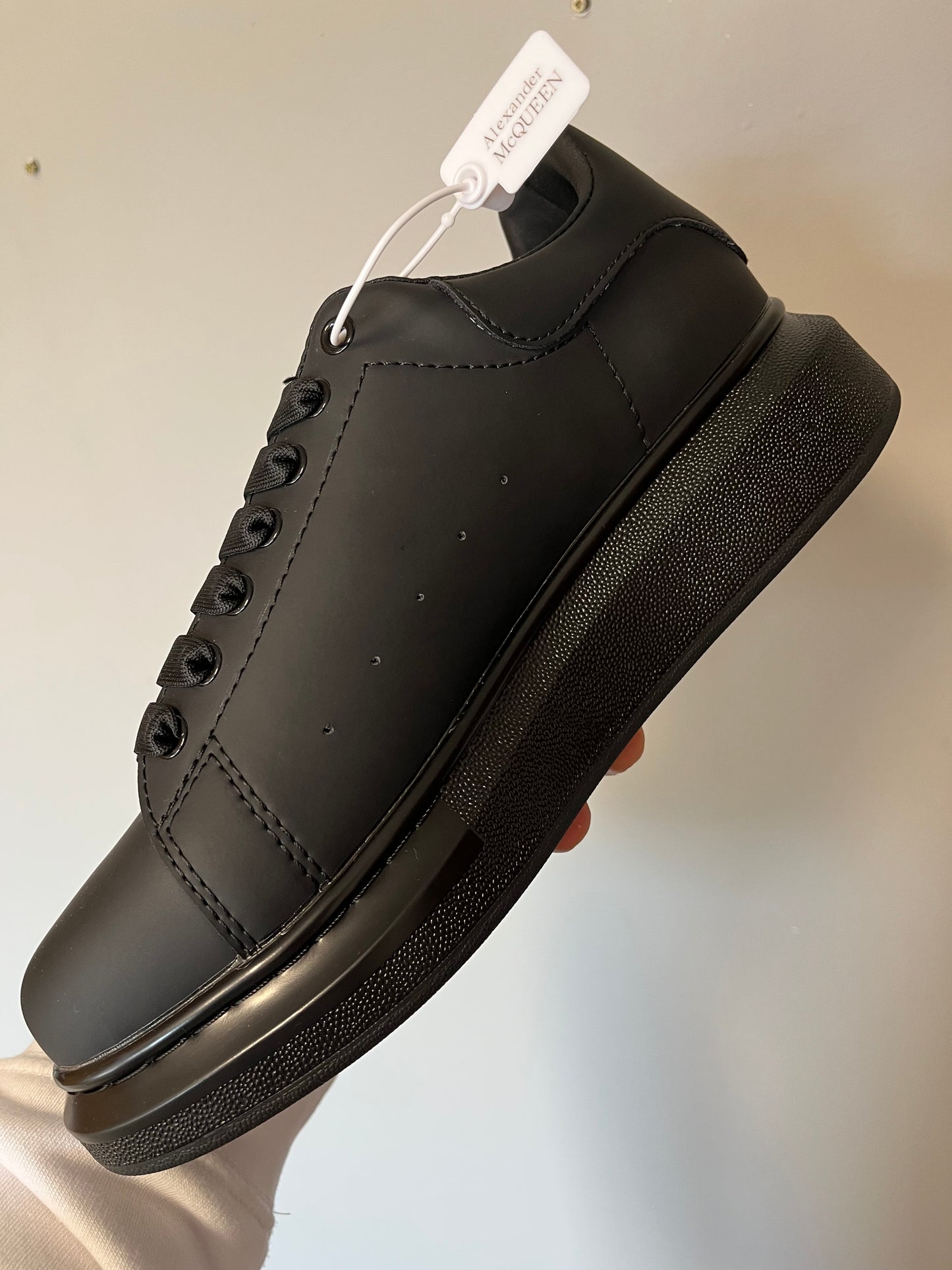 Alexander McQueen Graffiti Negras